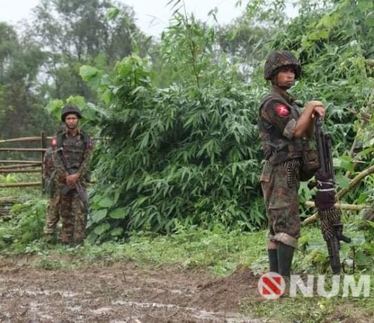 စစ်ကောင်စီတပ်စခန်းကနေ ဆိုင်းဖရာကျေးရွာထဲ လက်နက်ကြီး ရမ်းသမ်းပစ်ခတ်မှုတွေ ရှိနေတာကြောင့် ဒေသခံတွေစိုးရိမ်နေ