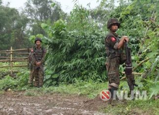 စစ်ကောင်စီရဲ့ ရမ်းသမ်းပစ်ခတ်မှုကြောင့် မန်ပန်ရွာသားများ ဘေးလွတ်ရာကို တိမ်းရှောင်