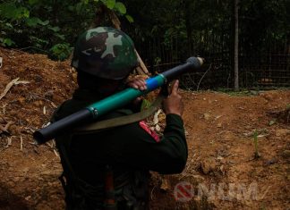 ဒွမ်ဘန် တပ်စခန်းကနေ မြစ်ကြီးနားဘက်ကိုဆင်းလာတဲ့ စစ်ကား အစီး (၄၀) လောက်ပါတဲ့ စစ်ကောင်စီယာဉ်တန်း (၂)ကြိမ်မိုင်းခွဲတိုက်ခိုက်ခံရ